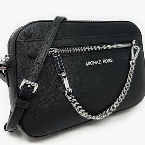 ❤️BNWT MK Black Crossbody Bag❤️